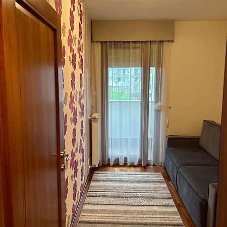 Danube Terrace Elegant With 2 Bedroom With Free Air Conditioner And Private Parking Budapest Exteriör bild