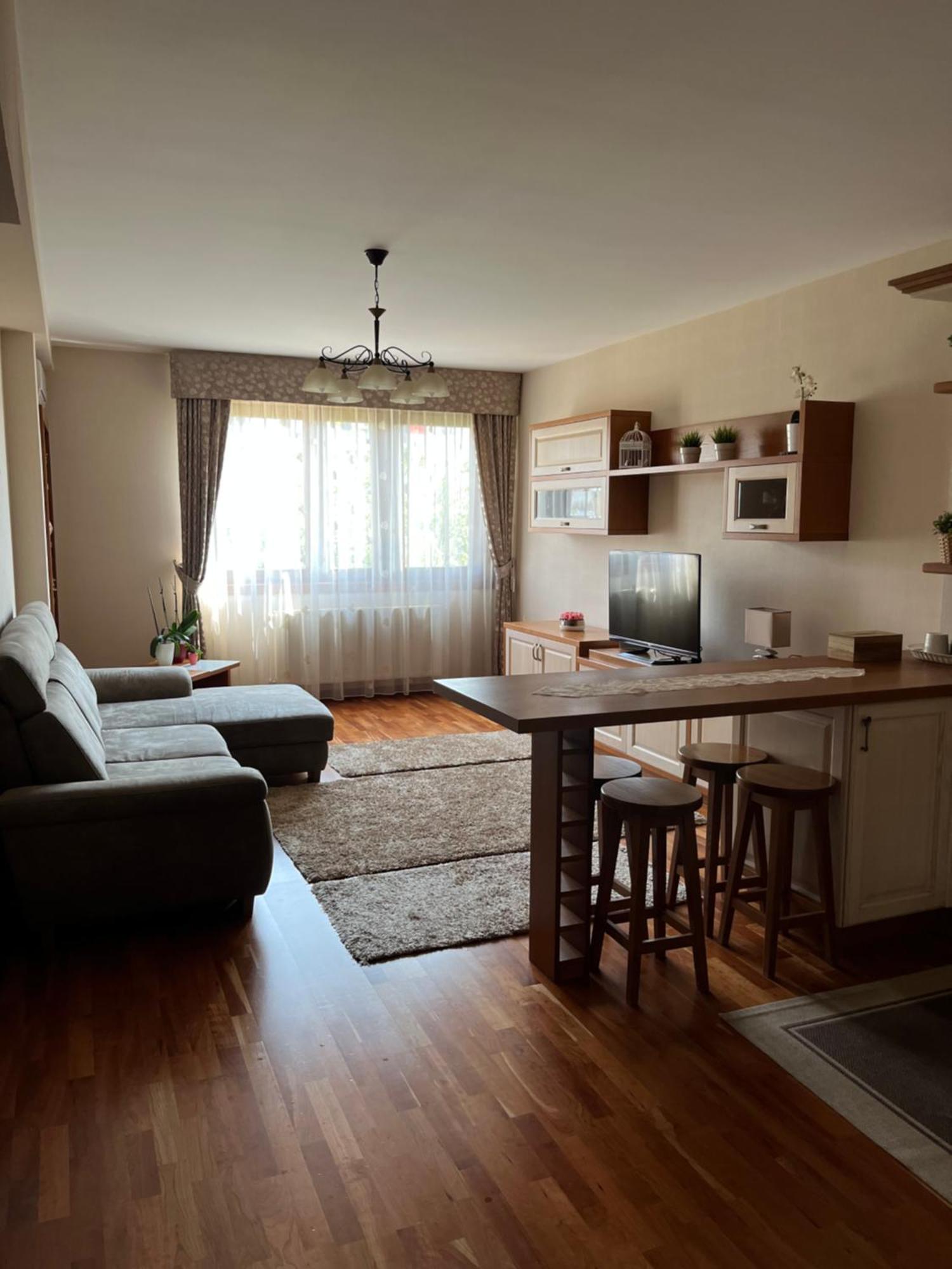 Danube Terrace Elegant With 2 Bedroom With Free Air Conditioner And Private Parking Budapest Exteriör bild